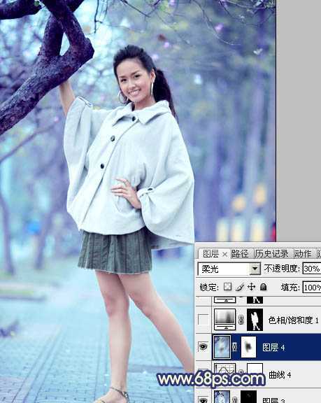 ‘Photoshop将外景人物图片调制出时尚的淡调蓝紫色效果‘