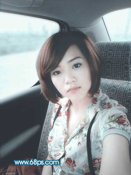 ‘Photoshop将偏暗手机美女照片调出柔美中性青色调‘