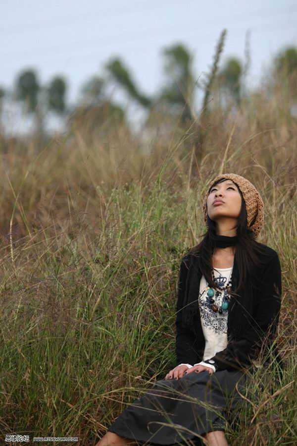 ‘PS为外景女生图片调出日系淡雅风格‘