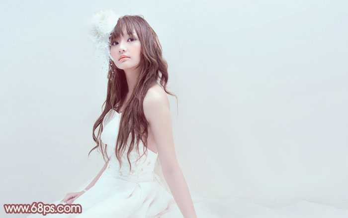 ‘Photoshop将室内人物图片调制出粉嫩的淡红色‘