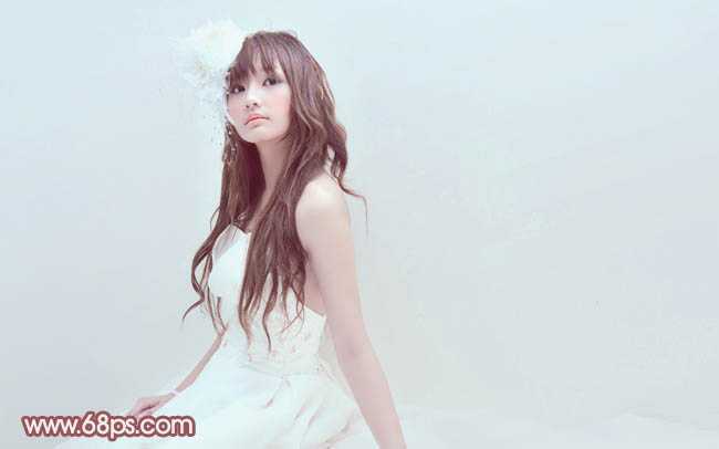 ‘Photoshop将室内人物图片调制出粉嫩的淡红色‘