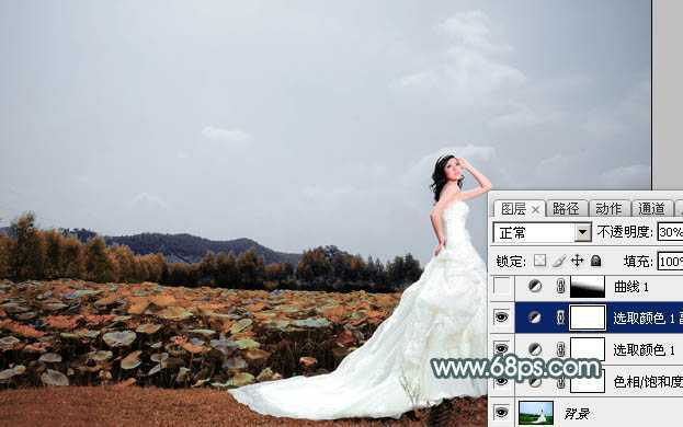 ‘Photoshop为荷塘边的美女加上古典青色调‘