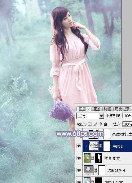 ‘Photoshop给树林中的美女加上梦幻的青蓝色‘