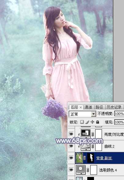 ‘Photoshop给树林中的美女加上梦幻的青蓝色‘