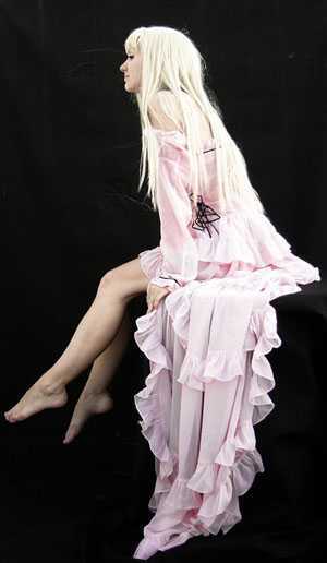 ‘photoshop合成秋色中的惬意女孩‘