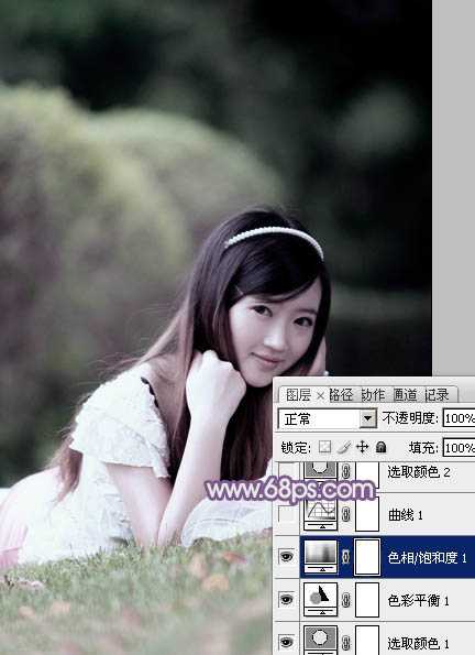 ‘Photoshop为草地上的美女调制出唯美的中性紫色‘