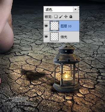 ‘photoshop合成夜半梦境坐在孤灯旁取暖的女精灵‘