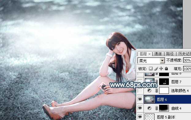 ‘Photoshop调出唯美的秋季淡蓝色草地上美女图片‘