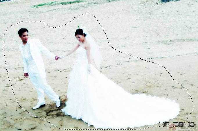 ‘Photoshop将海滩婚片调出绚丽梦幻的紫色‘