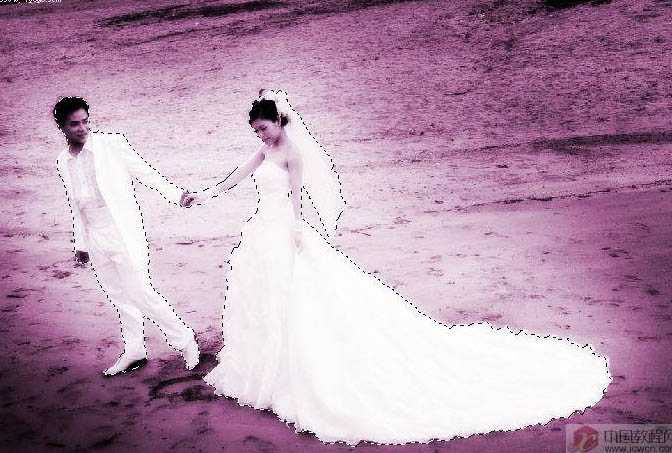 ‘Photoshop将海滩婚片调出绚丽梦幻的紫色‘