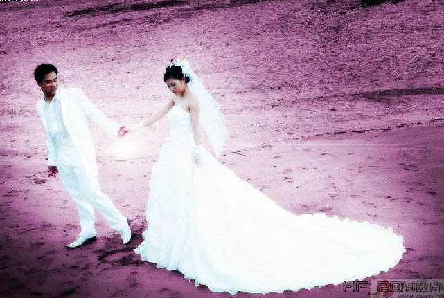 ‘Photoshop将海滩婚片调出绚丽梦幻的紫色‘