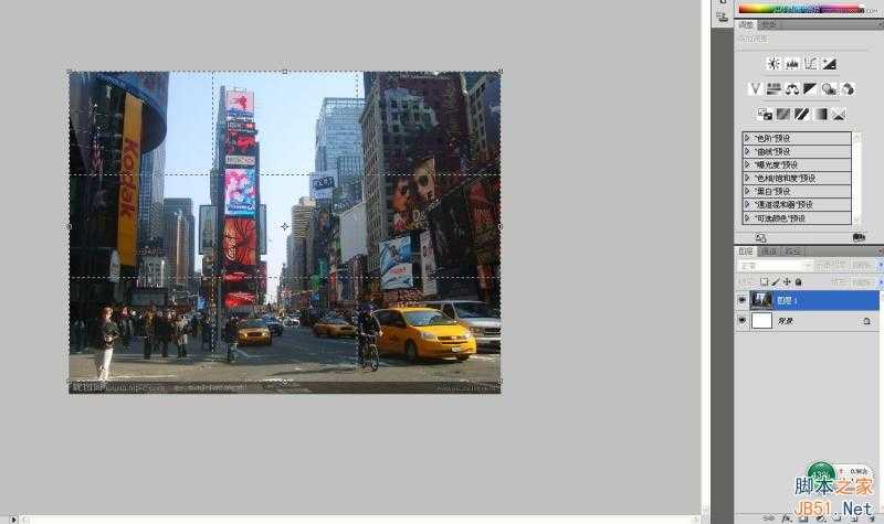 ‘Photoshop创意合成手拿老照片旧地重游的图片效果‘