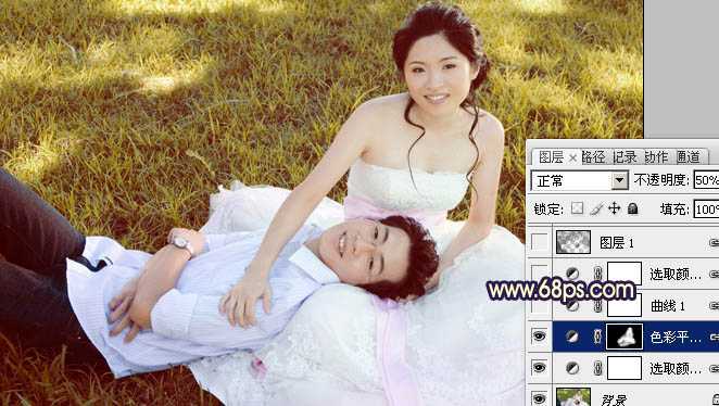 ‘Photoshop将草地婚片调成漂亮的暖调黄褐色‘