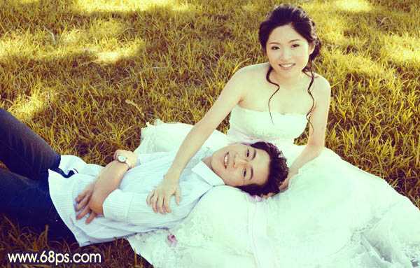 ‘Photoshop将草地婚片调成漂亮的暖调黄褐色‘