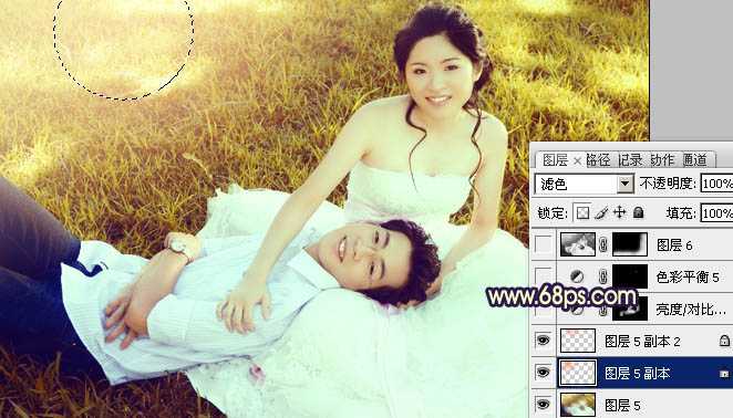 ‘Photoshop将草地婚片调成漂亮的暖调黄褐色‘