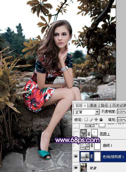 ‘Photoshop为外景美女图片打造唯美的冷色暗调红褐色‘