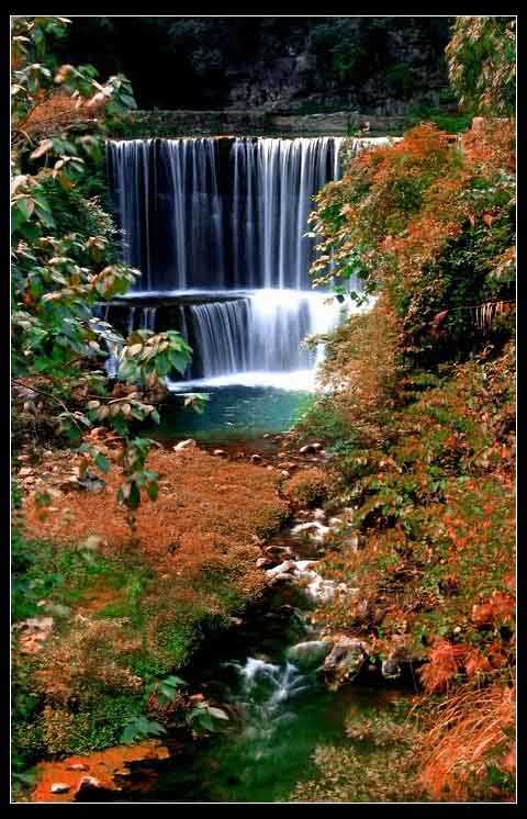 ‘PhotoShop将灰蒙蒙的瀑布风光照片增加色彩斑斓的效果‘