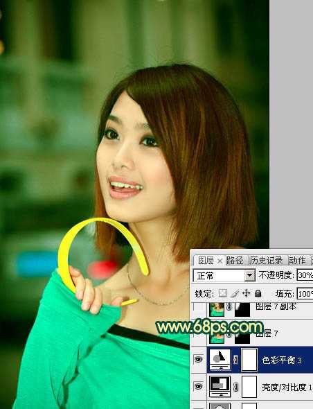 ‘Photoshop将室内美女图片调制出流行的甜美黄青色效果‘