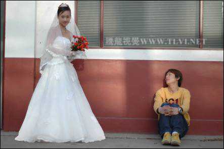 ‘photoshop下为婚纱照片增加艺术感染力教材‘