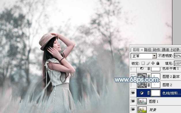 ‘Photoshop为野外的美女调制出梦幻的淡青色‘