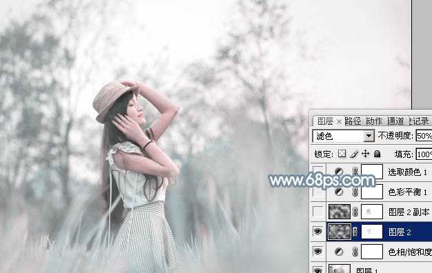 ‘Photoshop为野外的美女调制出梦幻的淡青色‘