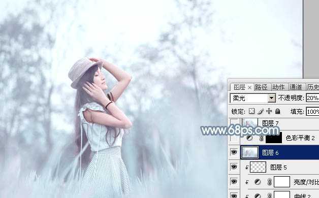 ‘Photoshop为野外的美女调制出梦幻的淡青色‘