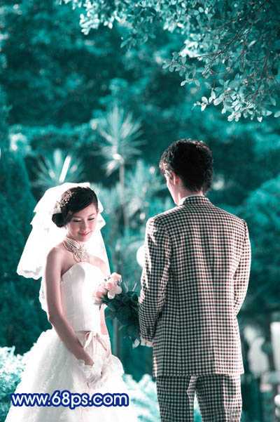 ‘Photoshop将树林婚片调成梦幻的纯蓝色‘