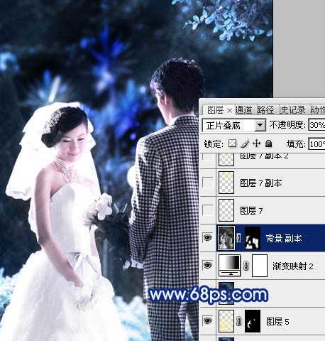 ‘Photoshop将树林婚片调成梦幻的纯蓝色‘