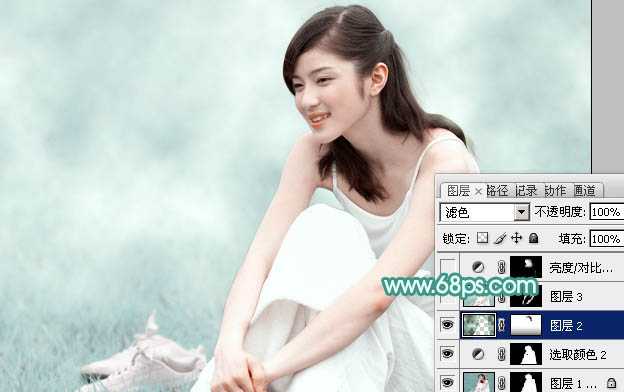 ‘Photoshop将草地人物图片调制出梦幻的青色调效果‘