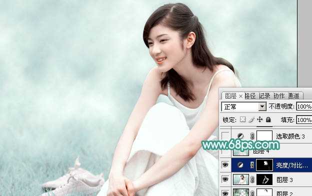 ‘Photoshop将草地人物图片调制出梦幻的青色调效果‘