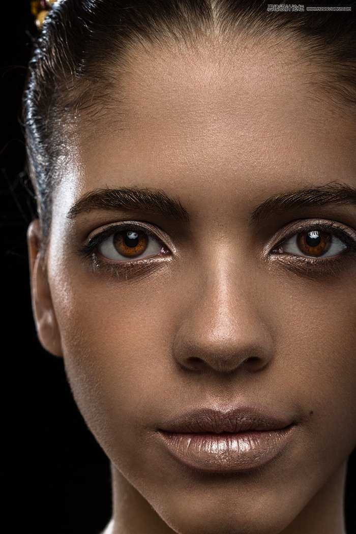 ‘Photoshop制作模特照片质感效果‘