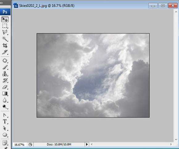 ‘PS合成漂浮在天空的古老树屋‘
