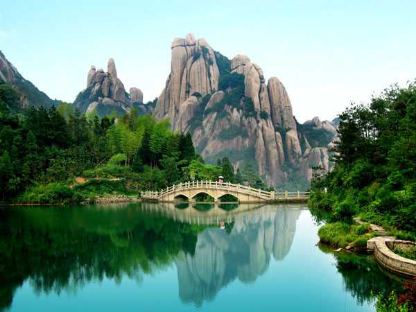 ‘Photoshop将风景图片增加上流云飘动动画‘