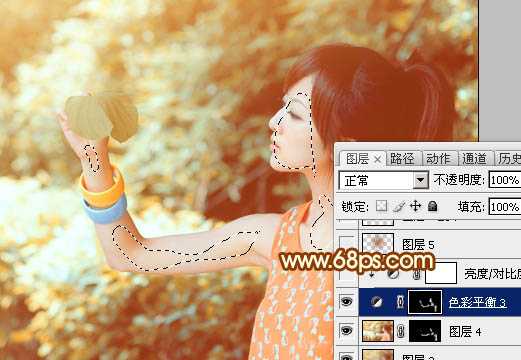 ‘Photoshop将绿树边的美女图片调出暖暖的唯美阳光色‘