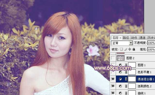 ‘photoshop为绿篱边的美女图片加上甜美的暖色‘