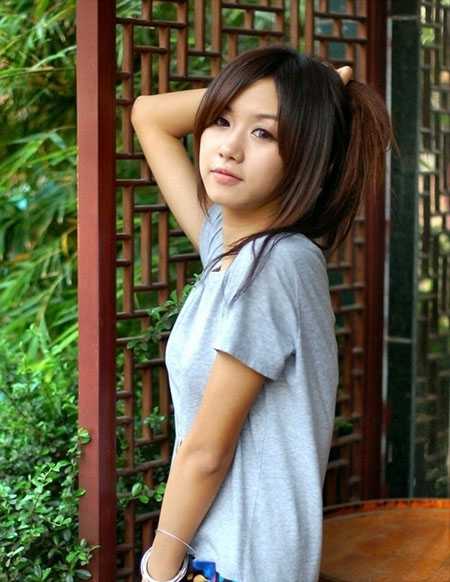 ‘Photoshop将美女图片调成古典暗青色‘