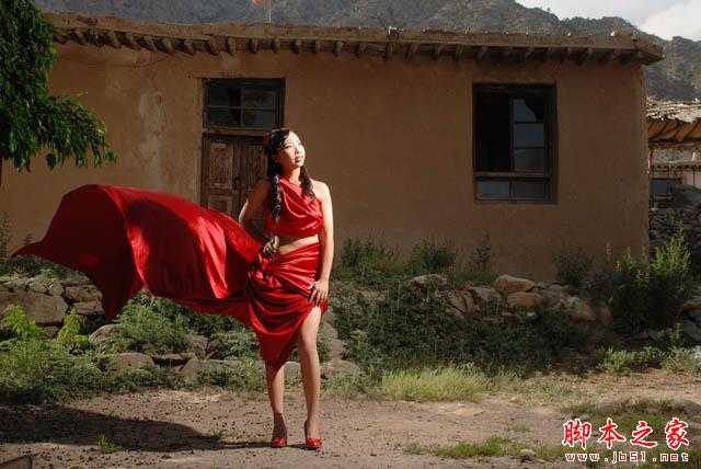‘Photoshop将外景人物照片调出强对比的暗红色舞台效果‘
