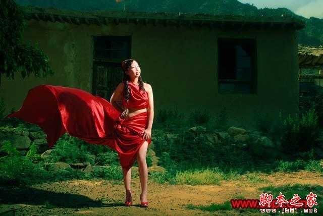 ‘Photoshop将外景人物照片调出强对比的暗红色舞台效果‘