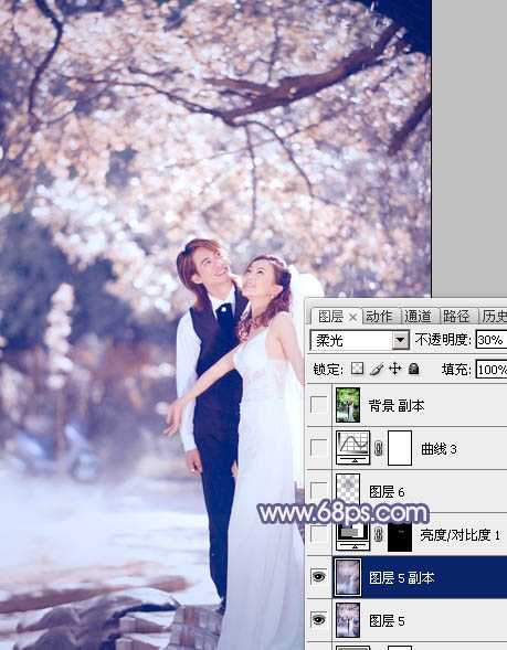 ‘Photoshop将偏暗的外景婚片调成梦幻的淡蓝色‘