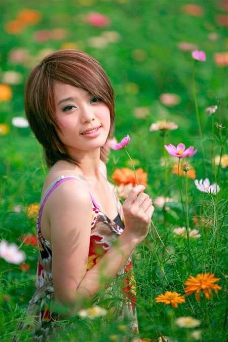‘Photosho将花景美女图片调出流行的淡暖色效果‘