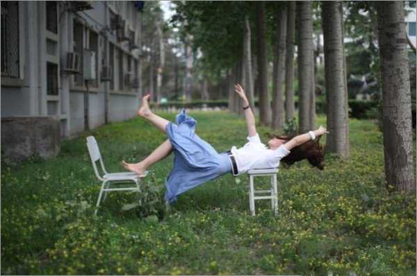 ‘Photoshop打造反重力跌落少女效果‘