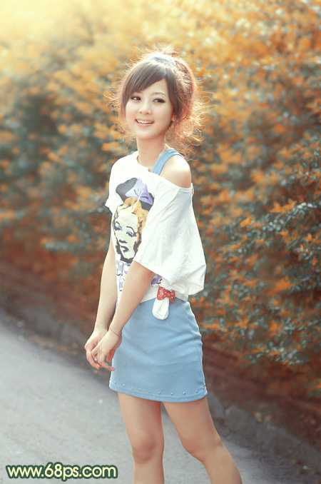 ‘Photoshop为绿植边的美女调出漂亮的秋季暗调暖色‘