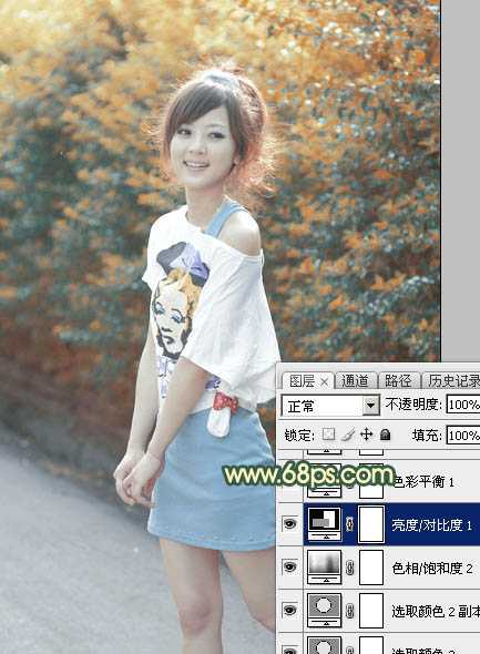 ‘Photoshop为绿植边的美女调出漂亮的秋季暗调暖色‘