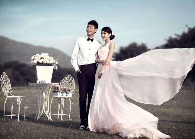‘photoshop为婚片调制出低饱和青蓝色的影楼经典色调效果‘
