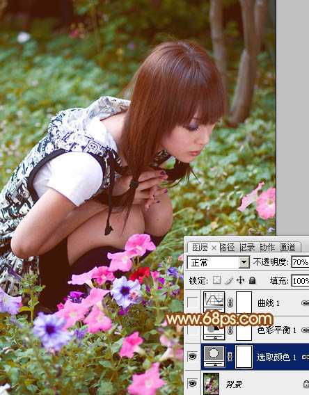 ‘Photoshop为蹲在草地看花的美女图片增加上柔和的黄褐阳光色效果‘