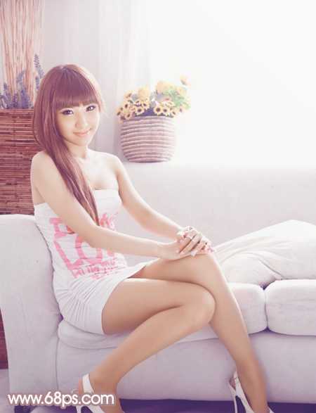 ‘Photoshop为室内美女图片增加柔美的淡调紫褐色‘