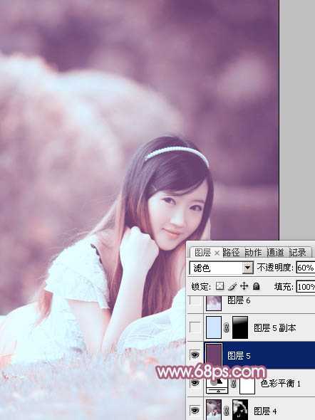 ‘Photoshop将趴在草地上的美女图片增加小清新的粉红色‘