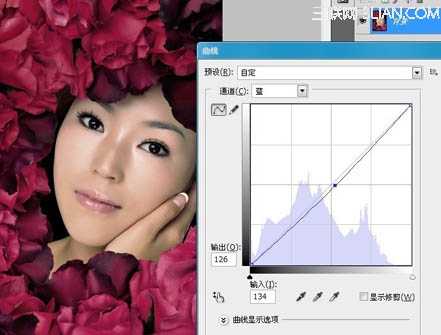 ‘Photoshop为玫瑰丛下美女调出写真效果‘