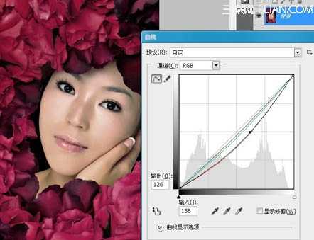 ‘Photoshop为玫瑰丛下美女调出写真效果‘