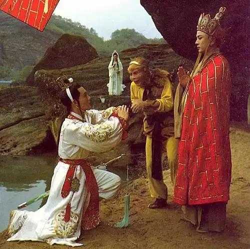30年前的剧照，真正的5毛特效，却每一张都能入画